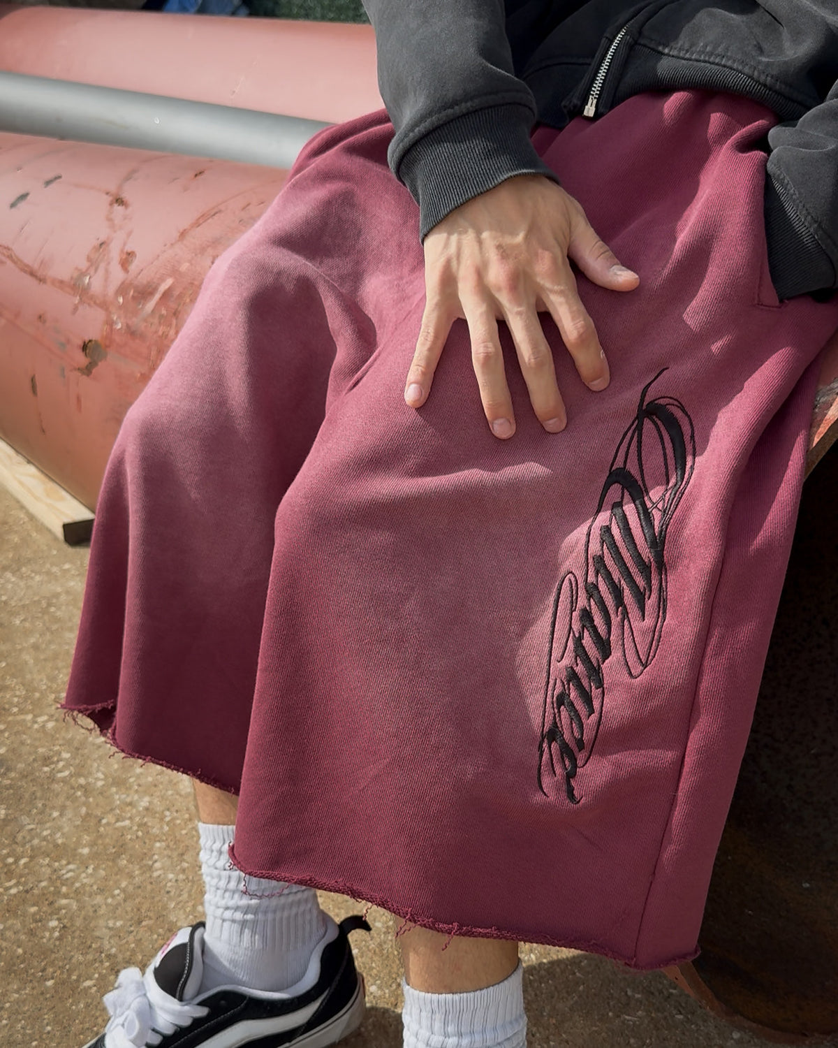 "RED WINE" SHORTS