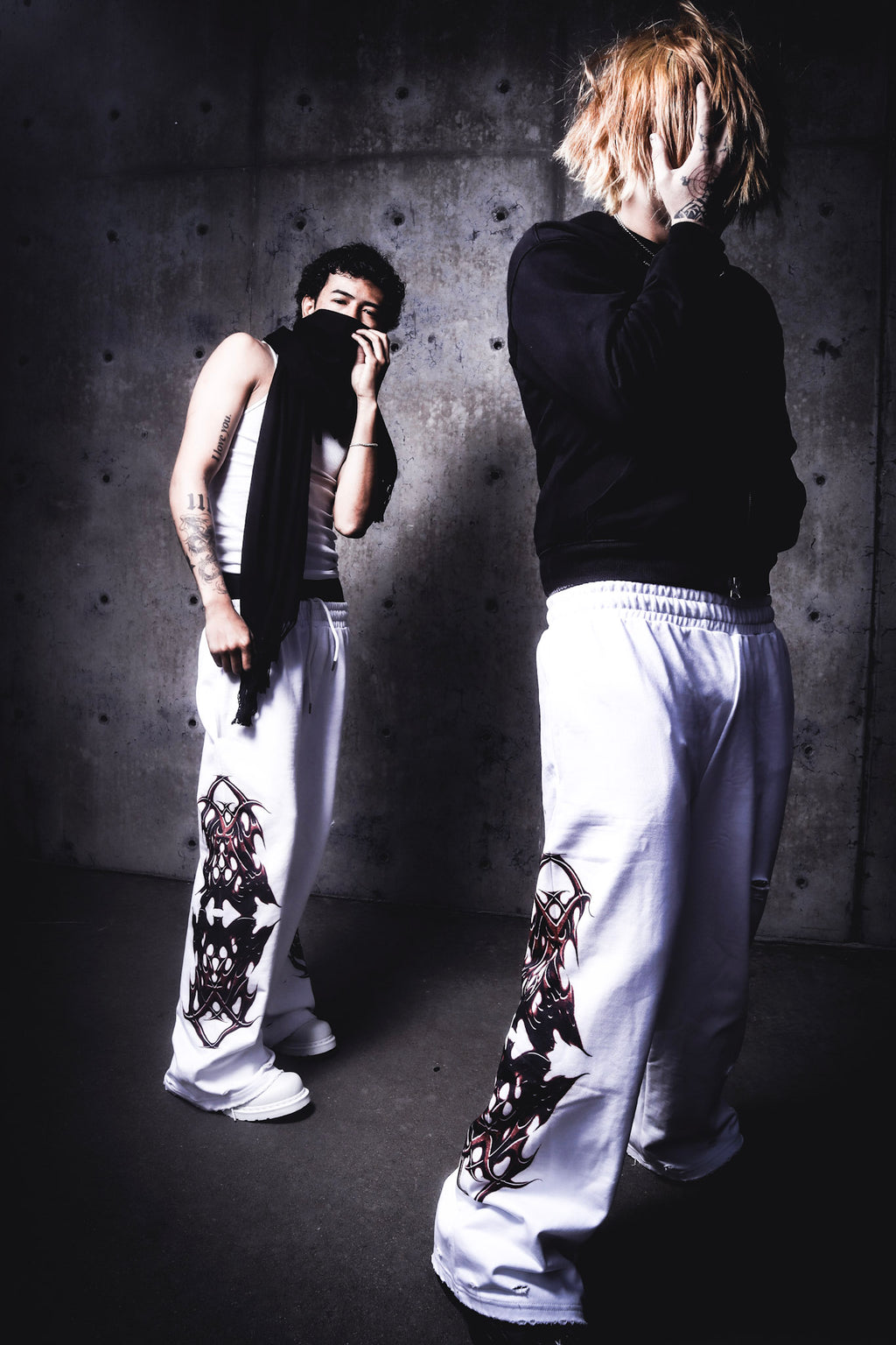 "DESTROYED" SWEATS WHITE HOT