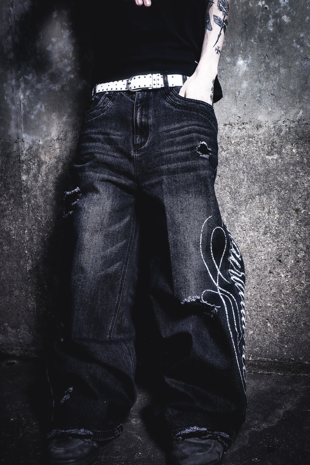"WITHERED" DENIM