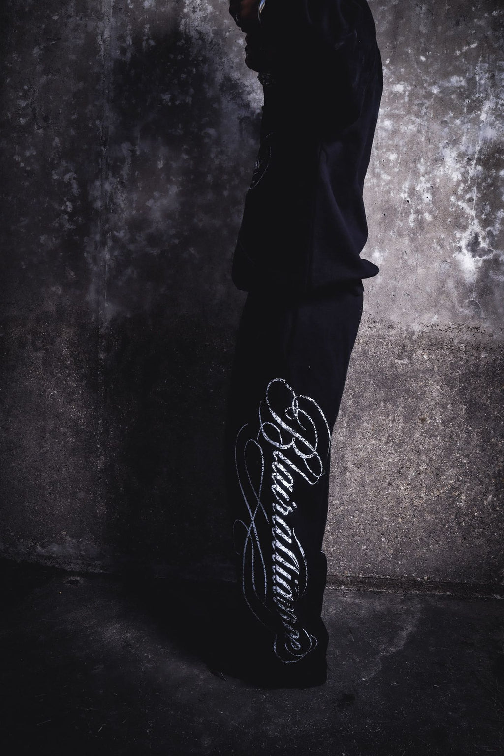 "BLACKOUT" SWEATS