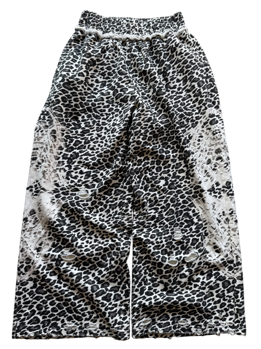 "DESTROYED" SWEATS SNOW LEOPARD